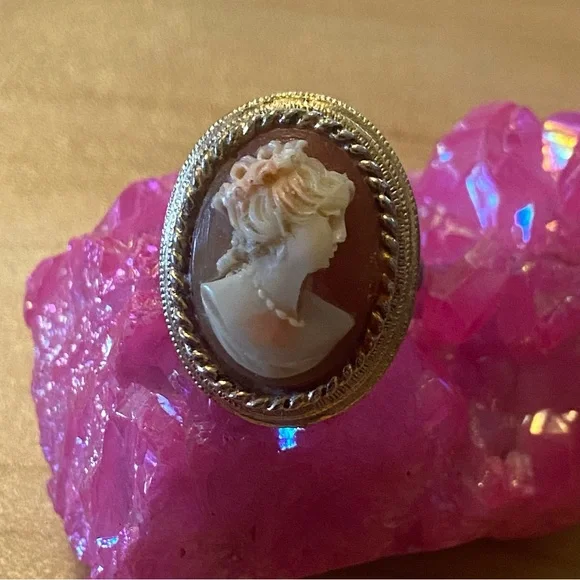 Vintage Adjustable Cameo Ring - Picture 1 of 3